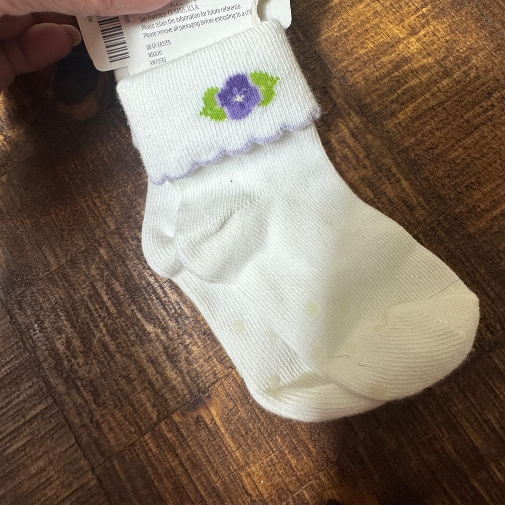 NWT Gymboree 12-18 months Purple Pansy Flower Socks - Picture 2 of 2